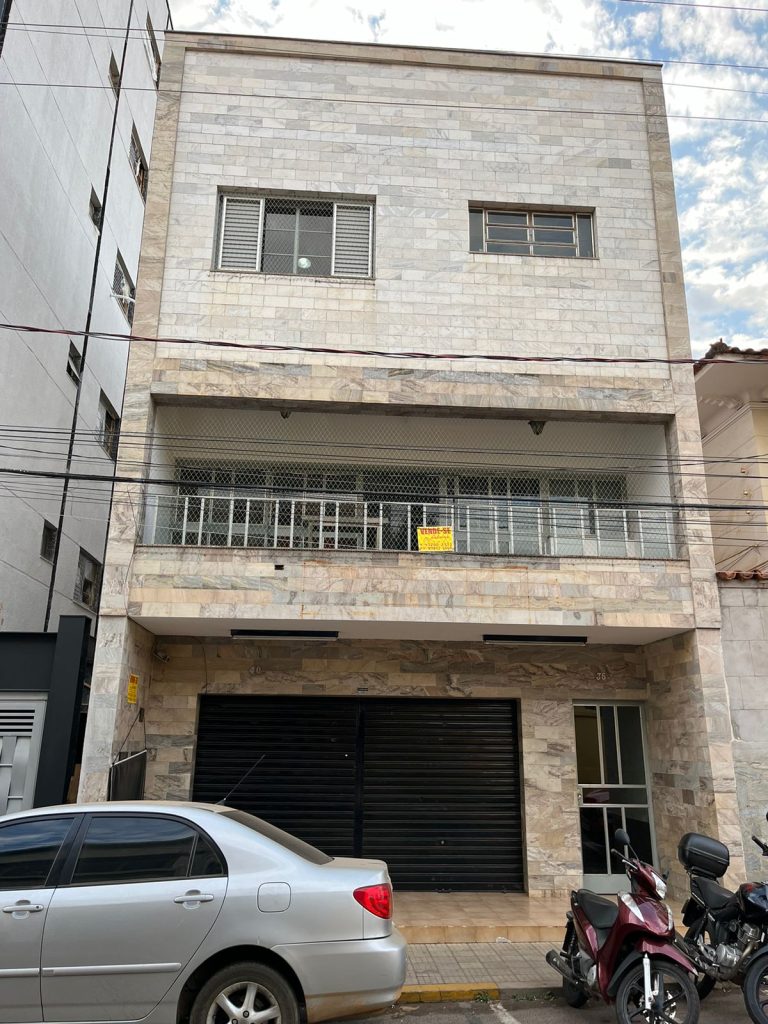 APARTAMENTO E CÔMODO COMERCIAL – CENTRO