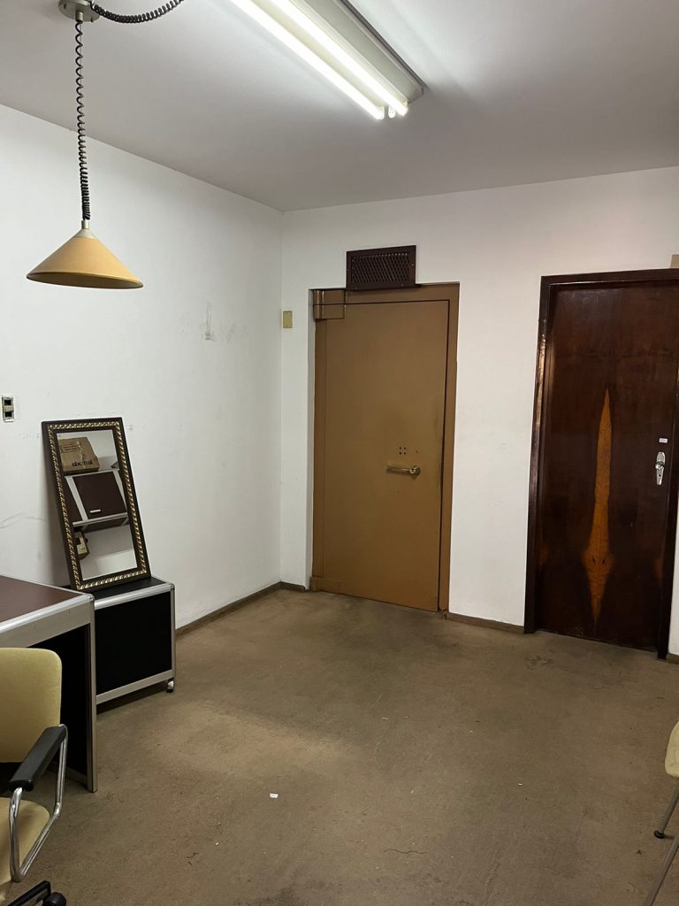 APARTAMENTO E CÔMODO COMERCIAL – CENTRO