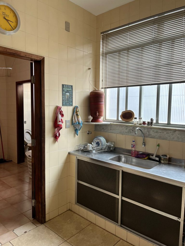 APARTAMENTO E CÔMODO COMERCIAL – CENTRO