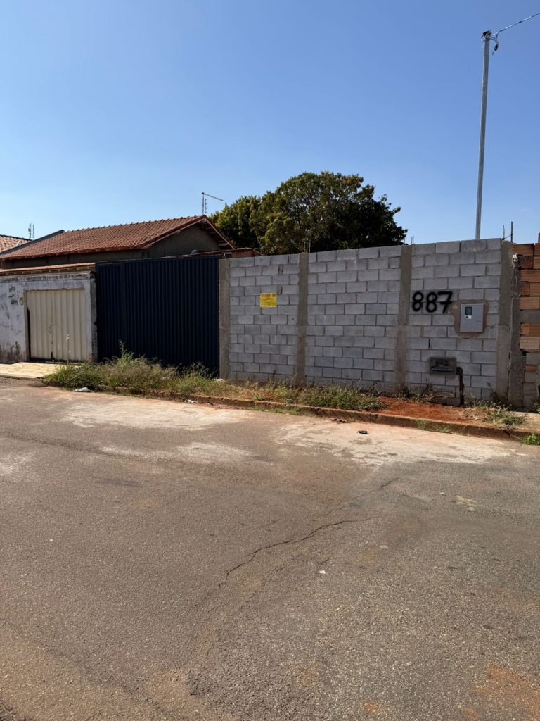 TERRENO – ALCIDES MESQUITA