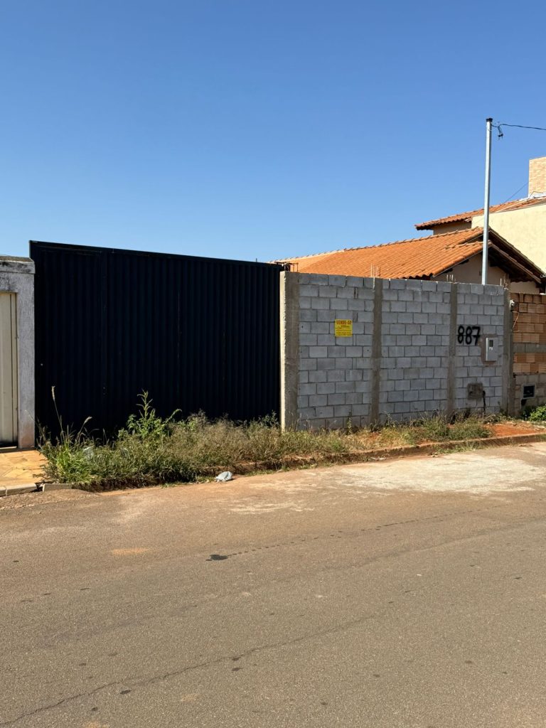 TERRENO – ALCIDES MESQUITA