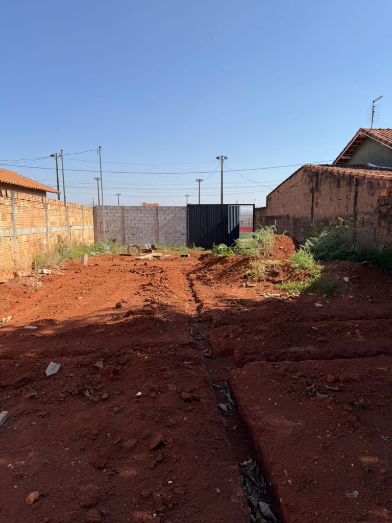 TERRENO – ALCIDES MESQUITA