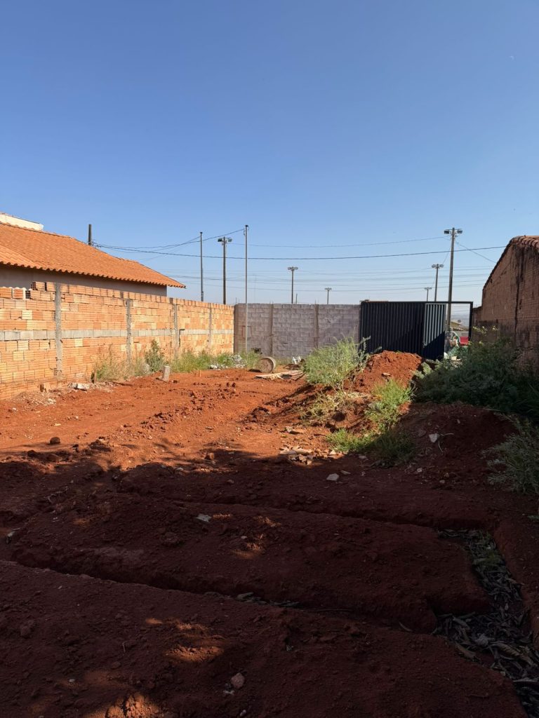 TERRENO – ALCIDES MESQUITA