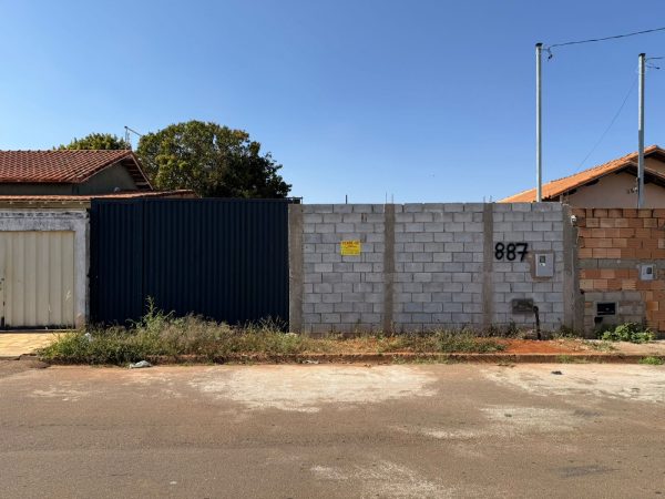 TERRENO – ALCIDES MESQUITA