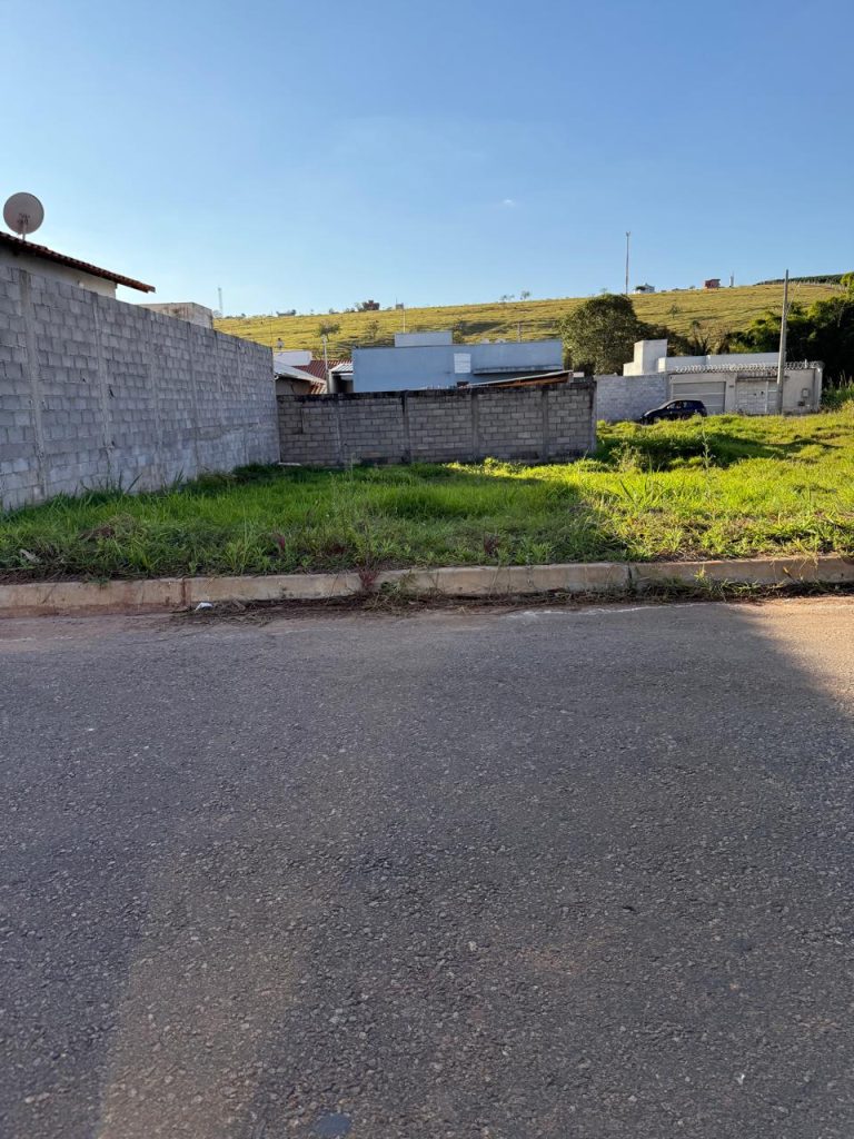 TERRENO – ANA ROSA