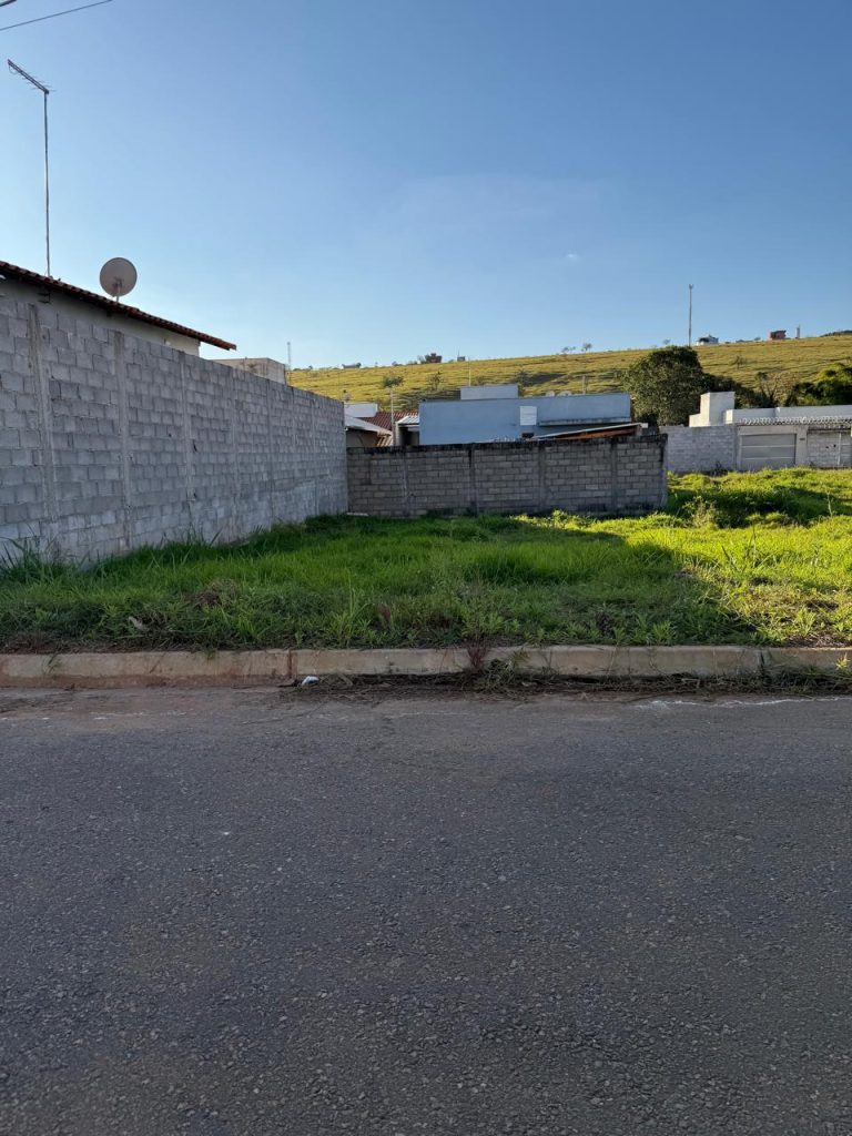 TERRENO – ANA ROSA