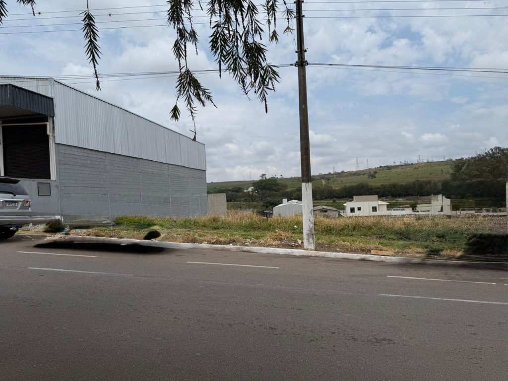 TERRENO – ESPERANÇA