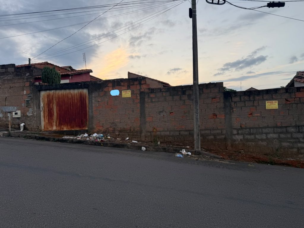 TERRENO – ALCIDES MESQUITA