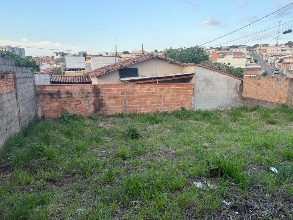 TERRENO – ALCIDES MESQUITA