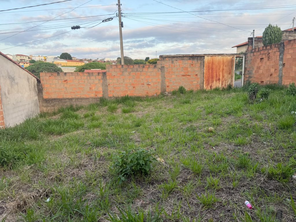 TERRENO – ALCIDES MESQUITA