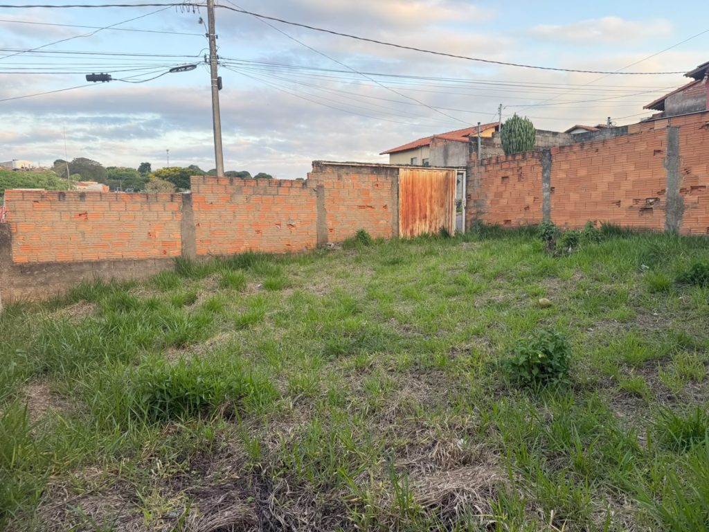 TERRENO – ALCIDES MESQUITA