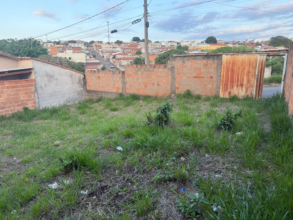 TERRENO – ALCIDES MESQUITA